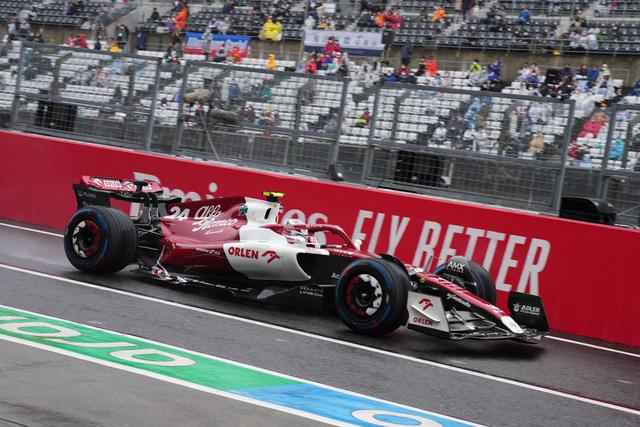 哈斯车队险胜阿斯顿马丁,塞恩斯扛起全队 哈斯车队险胜阿斯顿马丁,塞恩斯扛起全队