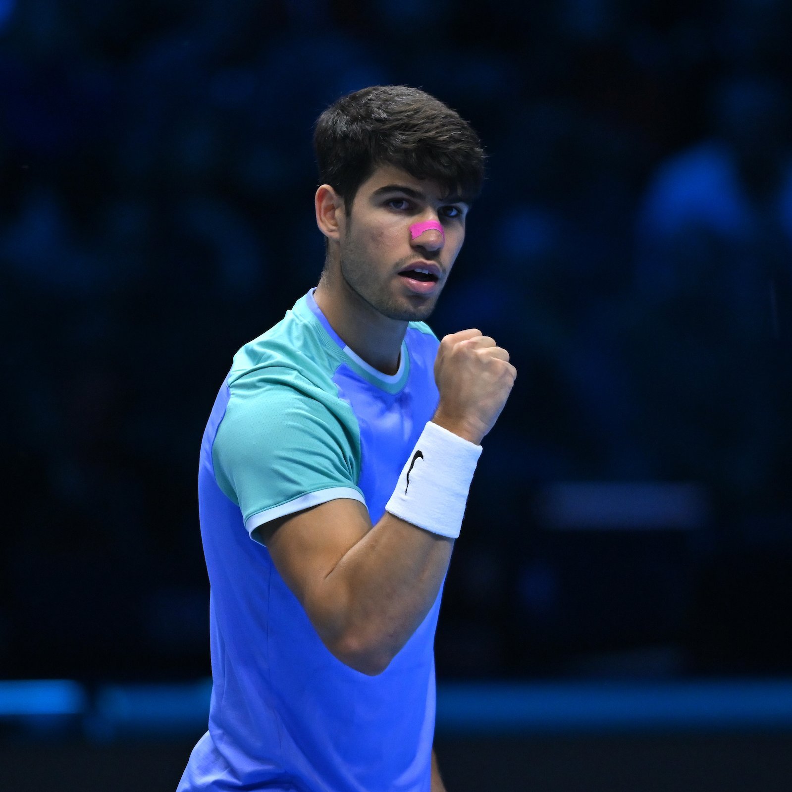 戴维斯杯鏖战ATP总决赛，阿尔卡拉斯惊艳四座