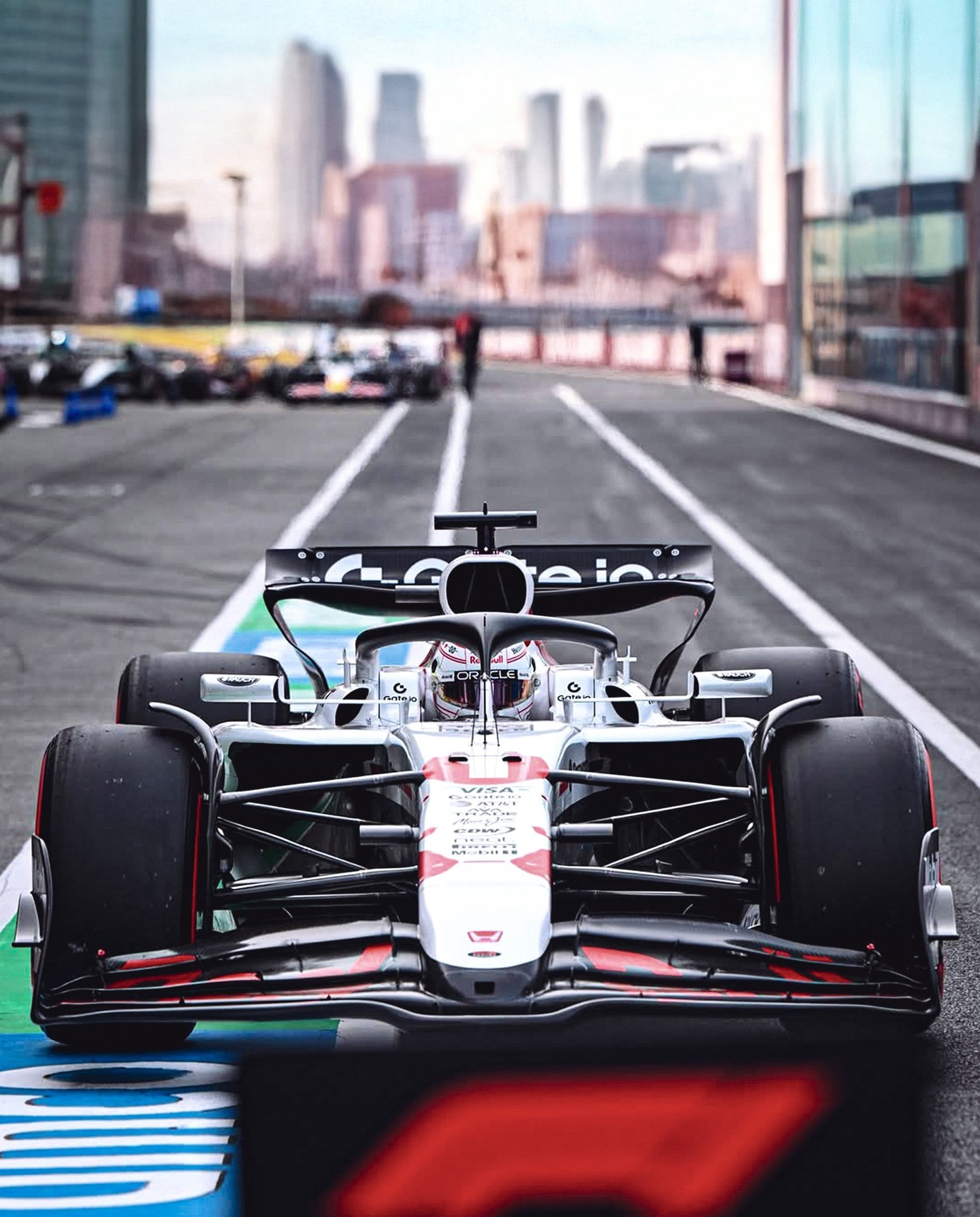 迈凯伦完胜雷诺车队，维斯塔潘惊艳四座