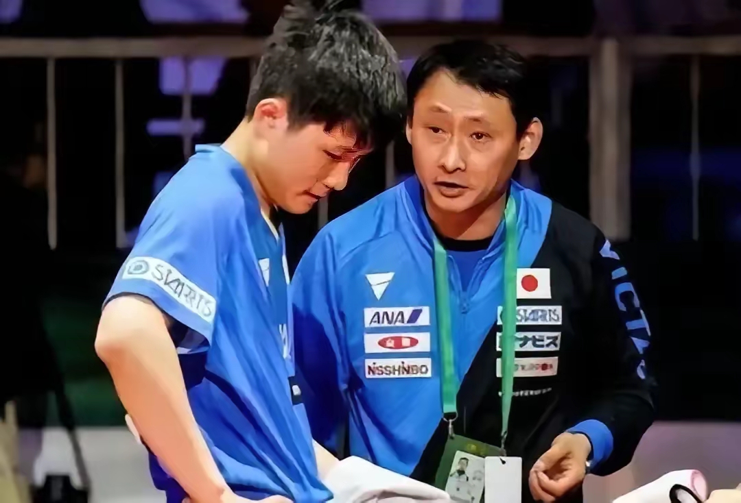 英国乒乓球队翻盘韩国乒乓球队，张本智和完成帽子戏法