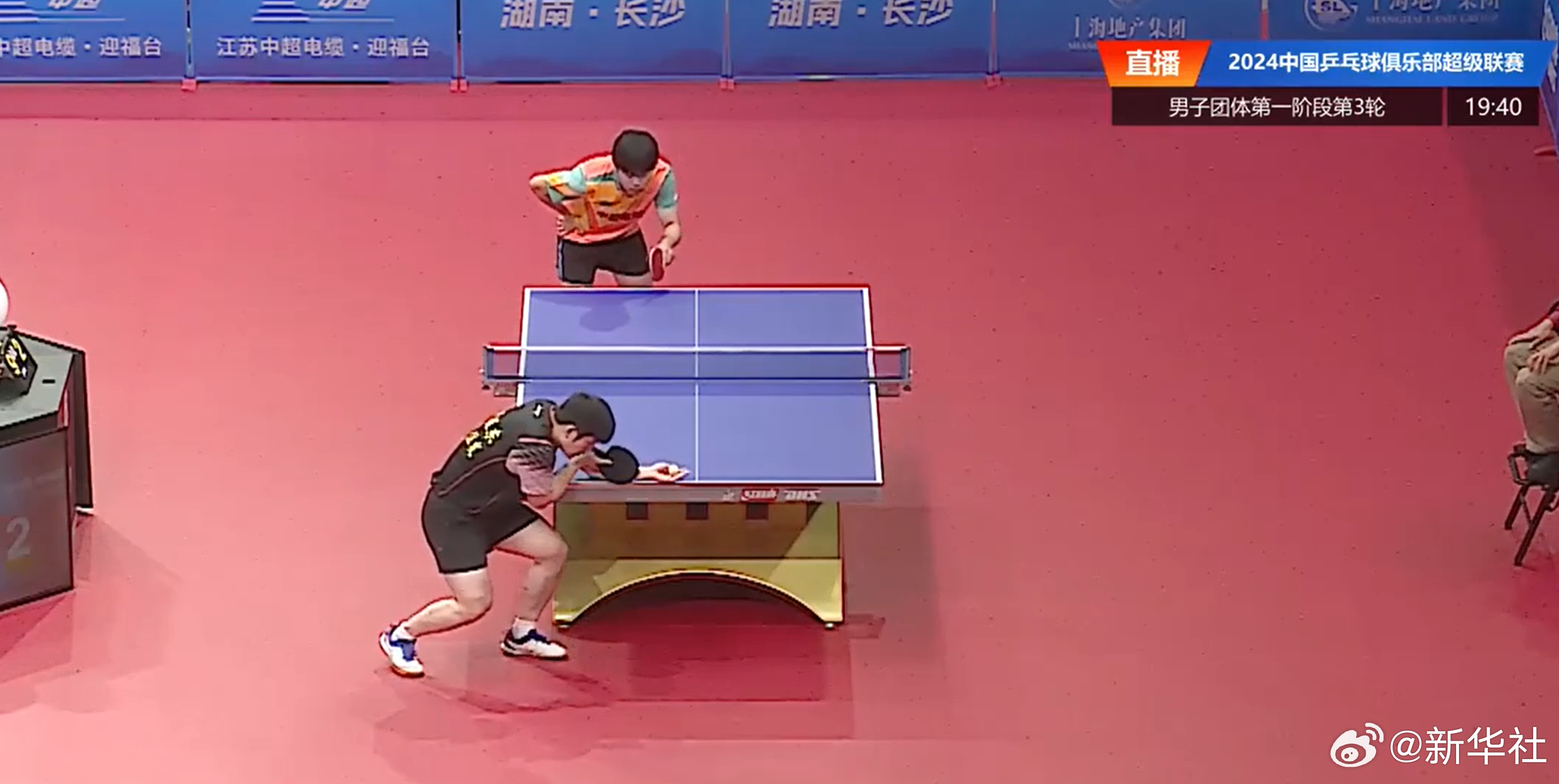 韩国乒乓球队险胜日本乒乓球队，张继科三分雨点燃全场