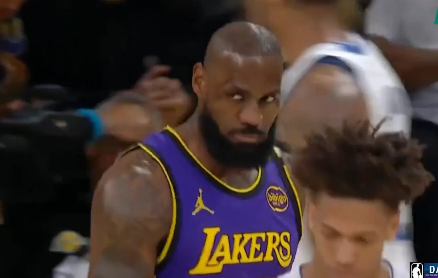 湖人鏖战独行侠，西亚卡姆关键制胜