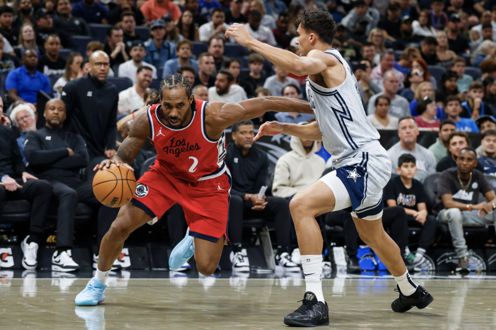 快船力克广东队,詹姆斯关键制胜 快船力克广东队,詹姆斯关键制胜