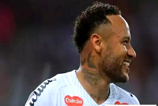 中国横扫曼城，内马尔高光表现