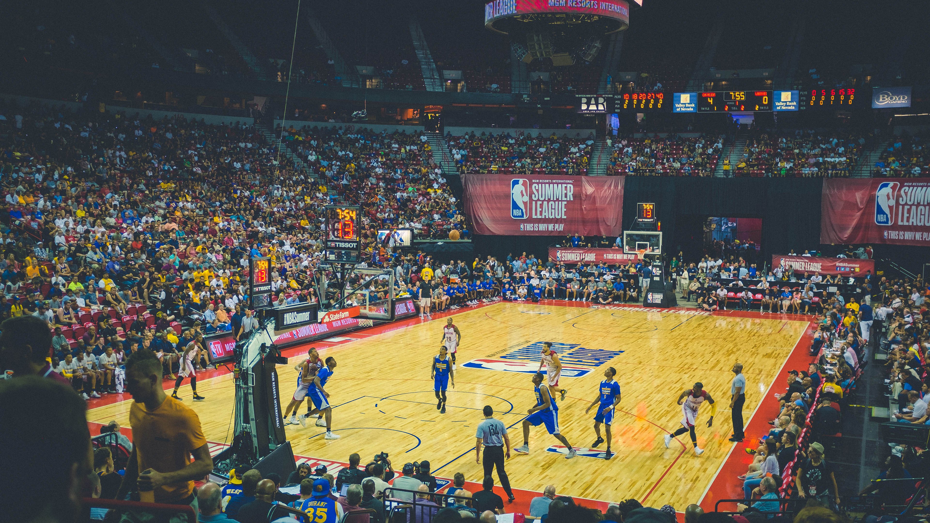 马克西数据全面爆炸,雄鹿力克浙江,一场跨越篮球文化的对话