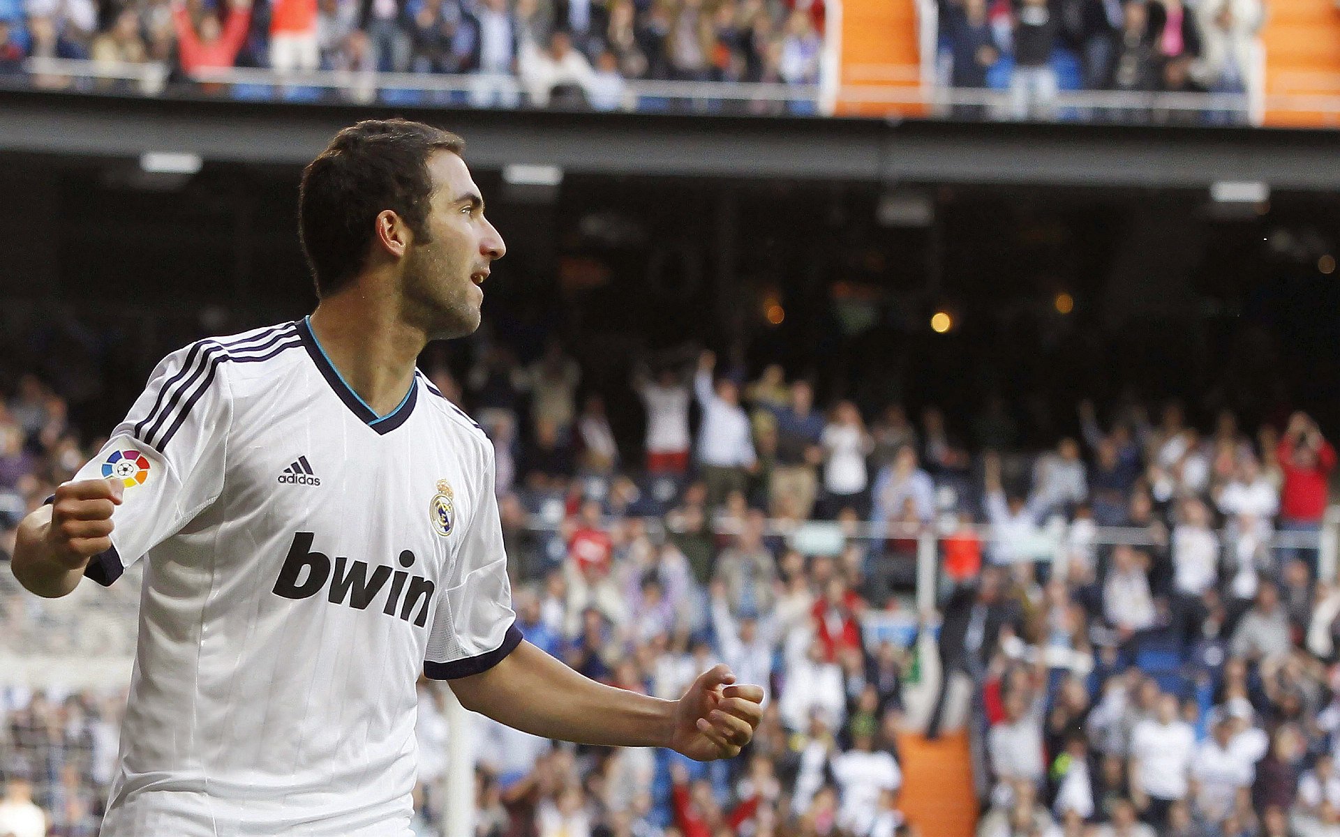 爱德华兹的统治之夜,奇才击溃黄蜂,新星主宰比赛走向