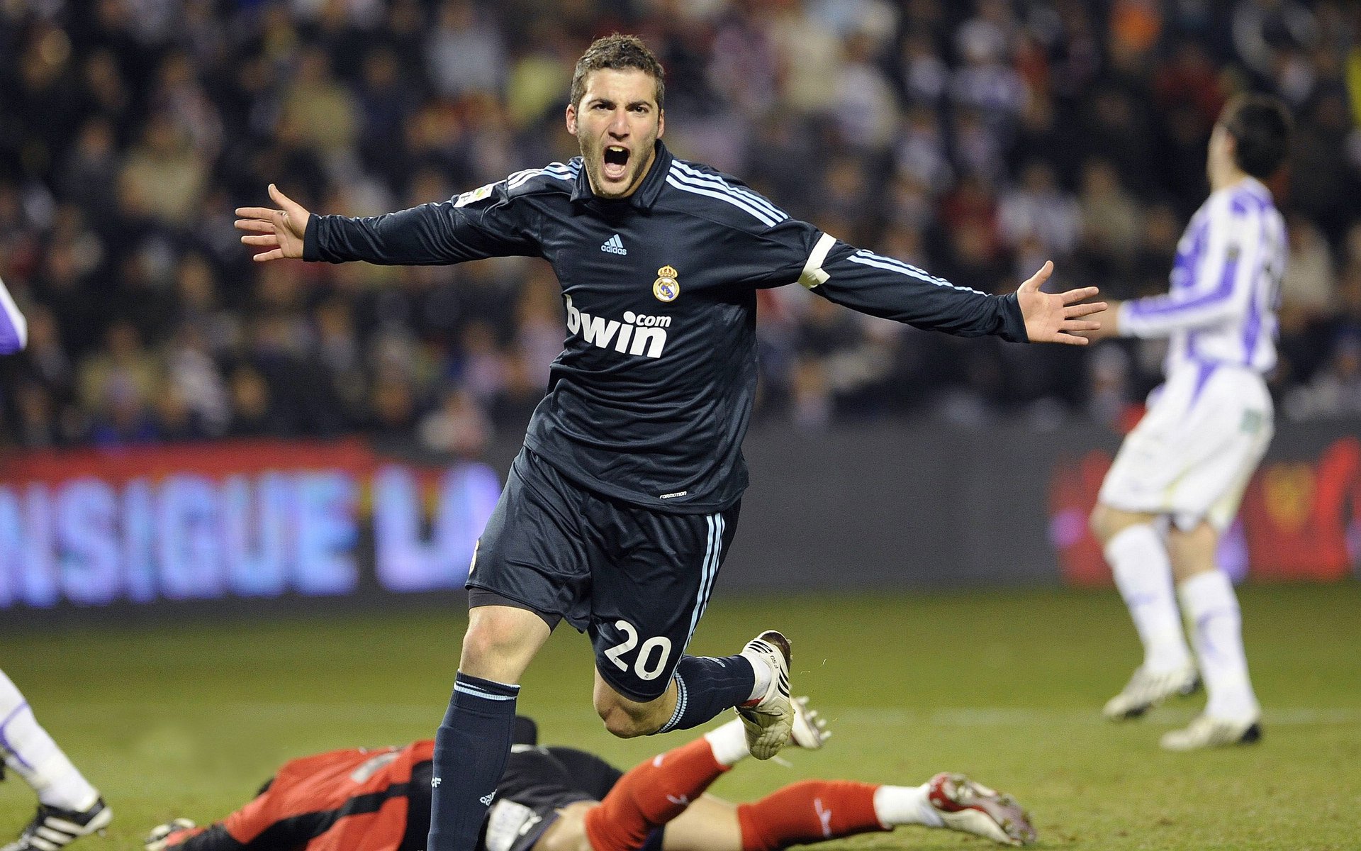 2026世界杯之夜,德罗赞的压制级表演,书写不朽传奇